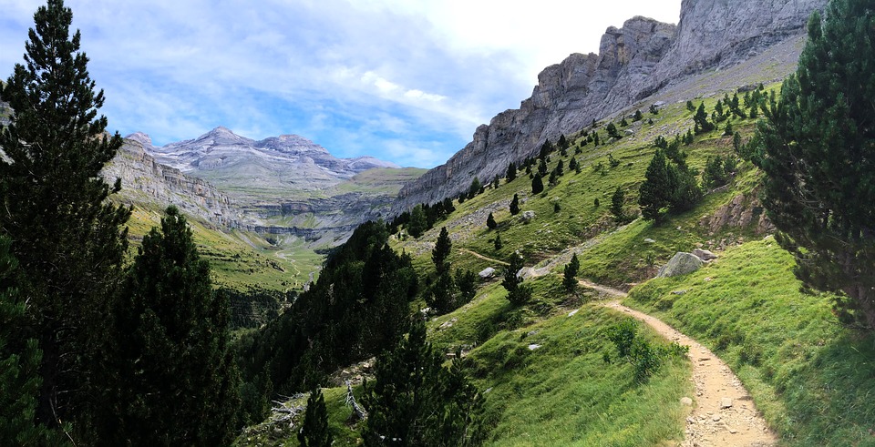 Les Hautes-Pyrénées avec son chien