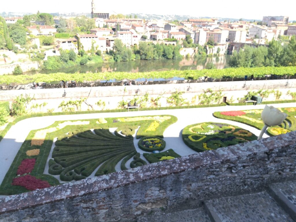 parc et jardin chien autorisé à Albi