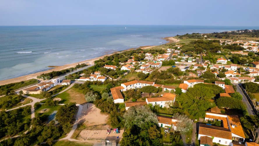 hébergement qui accepte les chiens ile de ré charente maritime