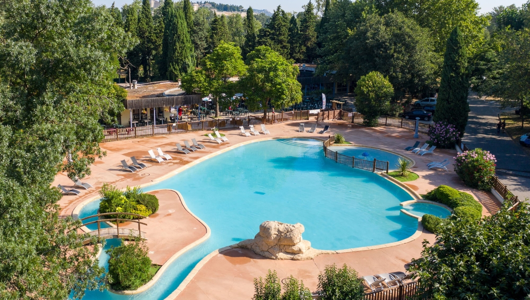 camping du pont d'avignon accepte chiens