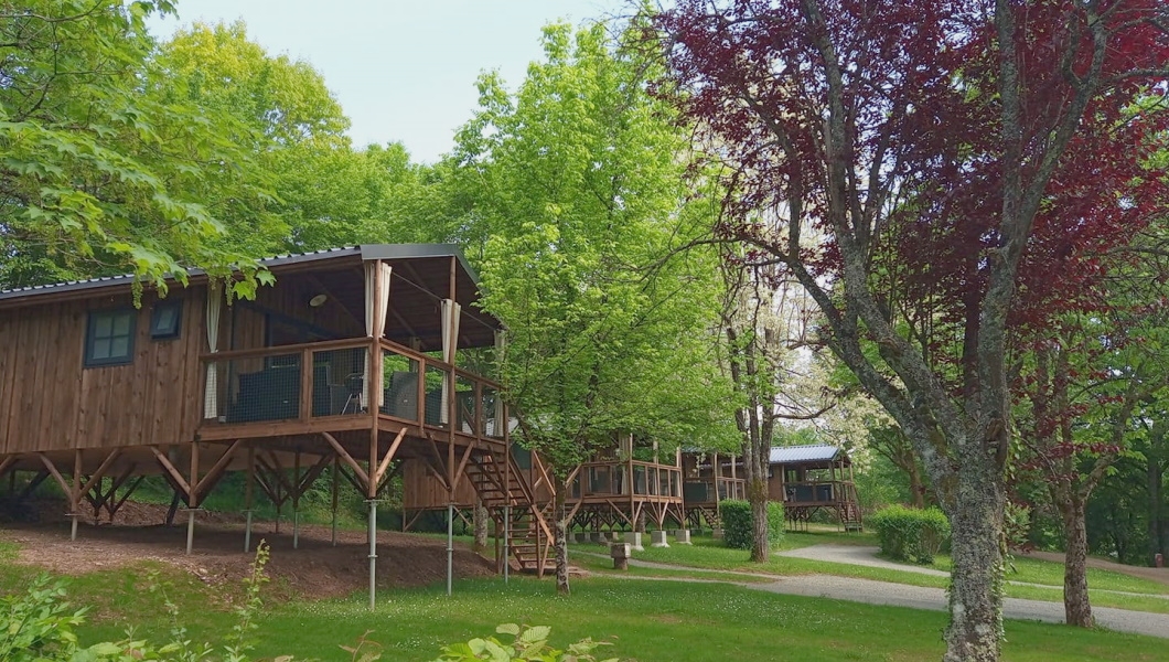 camping qui accepte les chiens à collonges-la-rouge