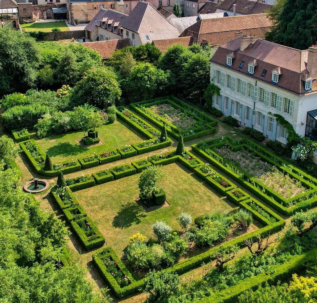 Collège Royal et Militaire de Thiron-Gardais