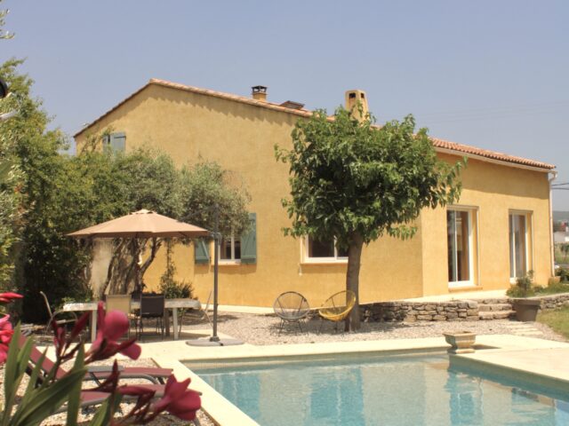 Les lavandes - location dog friendly avec piscine chauffée