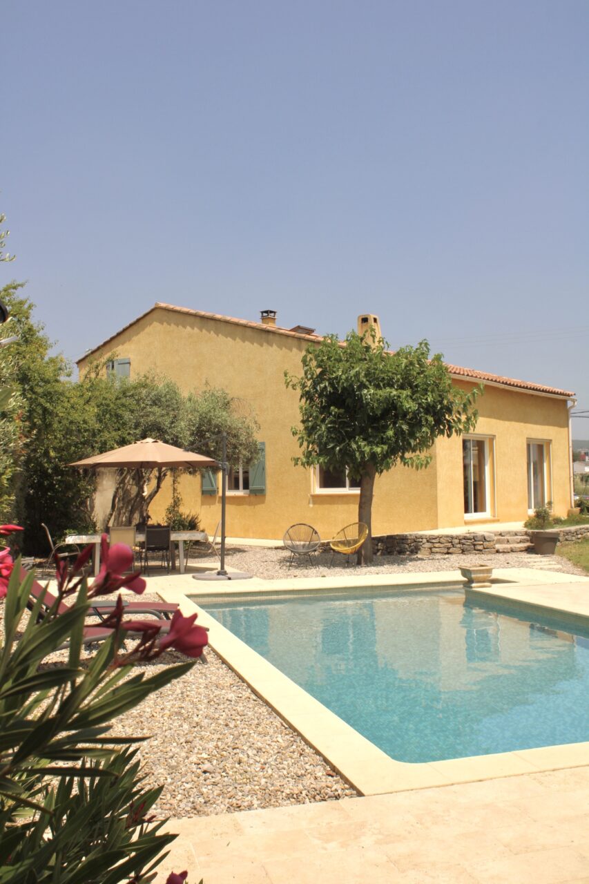 Les lavandes - location dog friendly avec piscine chauffée