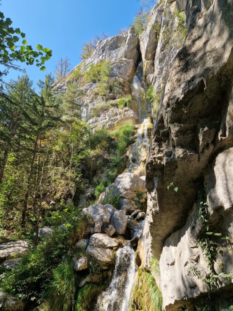 Cascade de Morette chien autorisé